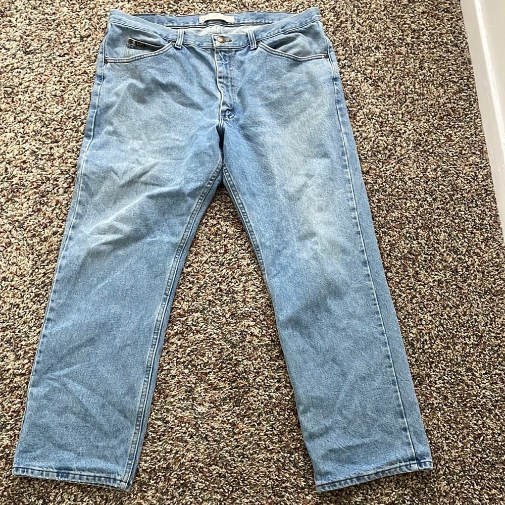 Baggy blue Jeans.